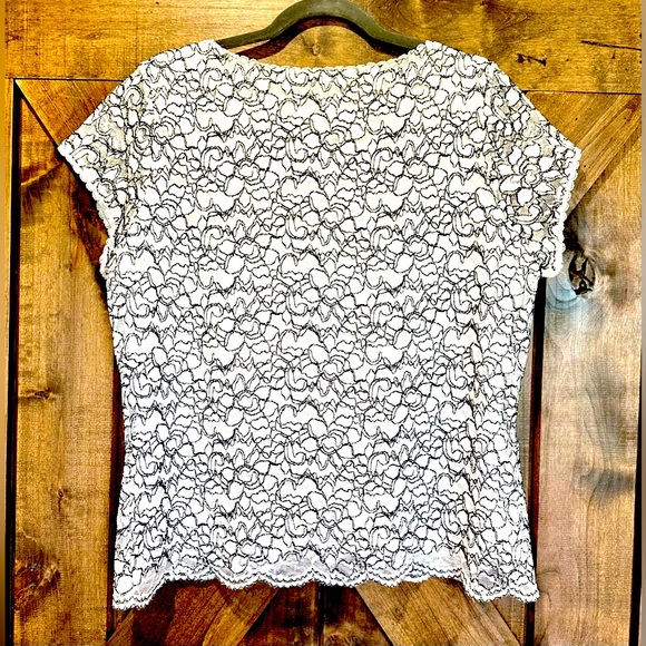 EUC Karl Lagerfeld Black&White Embroidered Lace Layered Top - Picture 9 of 15